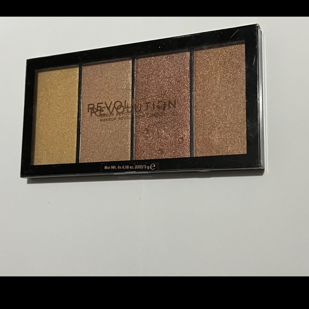 Revlon Palette highlighter